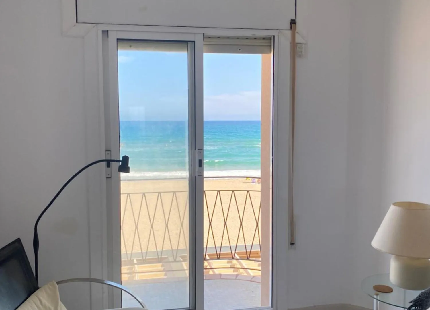 Torredembarra Beachfront Apartment Sleeps 5 Spanien